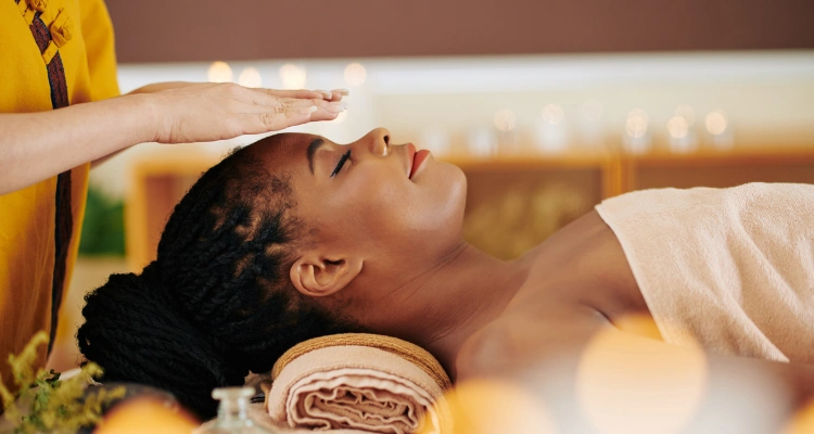 Reiki: What is it and How Does Energy Therapy Work for the Body and Mind? Reiki: What is it and How Does Energy Therapy Work for the Body and Mind?
