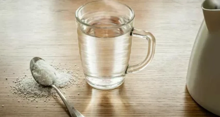 10 Quick Home Remedies to Relieve a Sore Throat