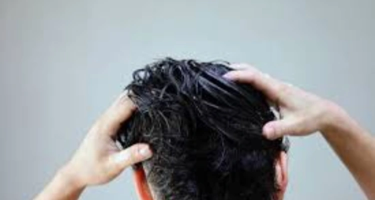 Natural Tips to Combat Hair Loss in Men