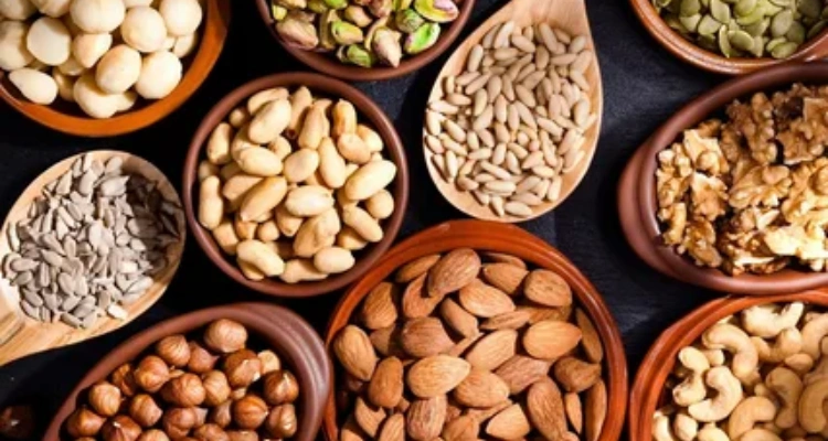 How to Strengthen the Elderly’s Immunity with Natural Products