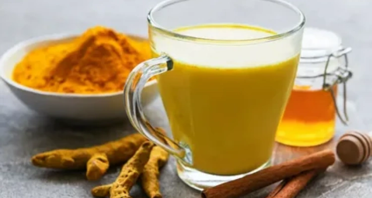 10 Quick Home Remedies to Relieve a Sore Throat